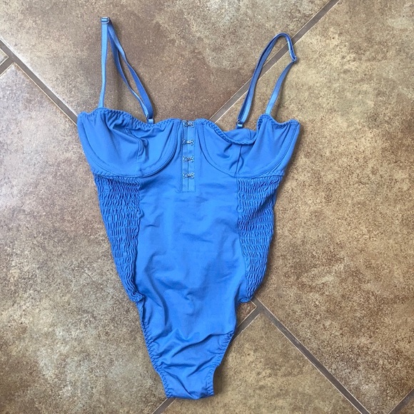 VS bodysuit - Picture 2 of 8